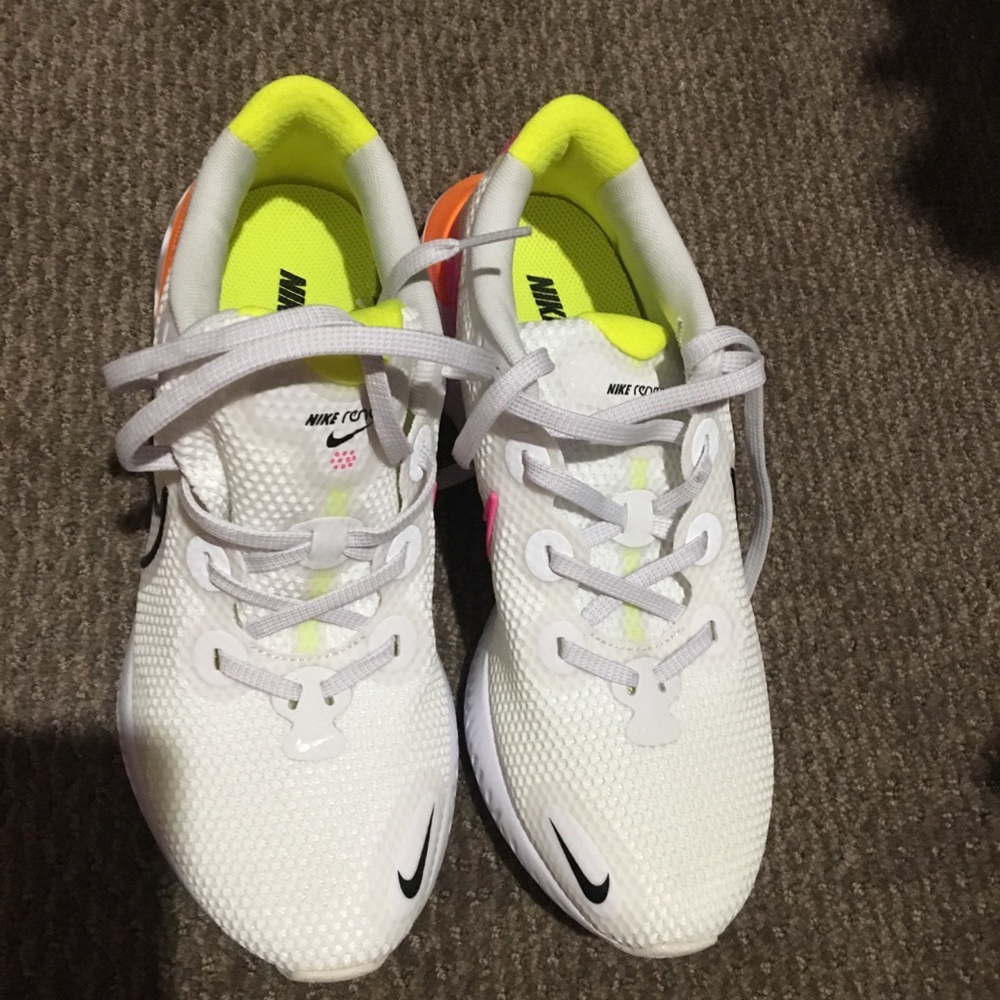 Nike tennis shoes